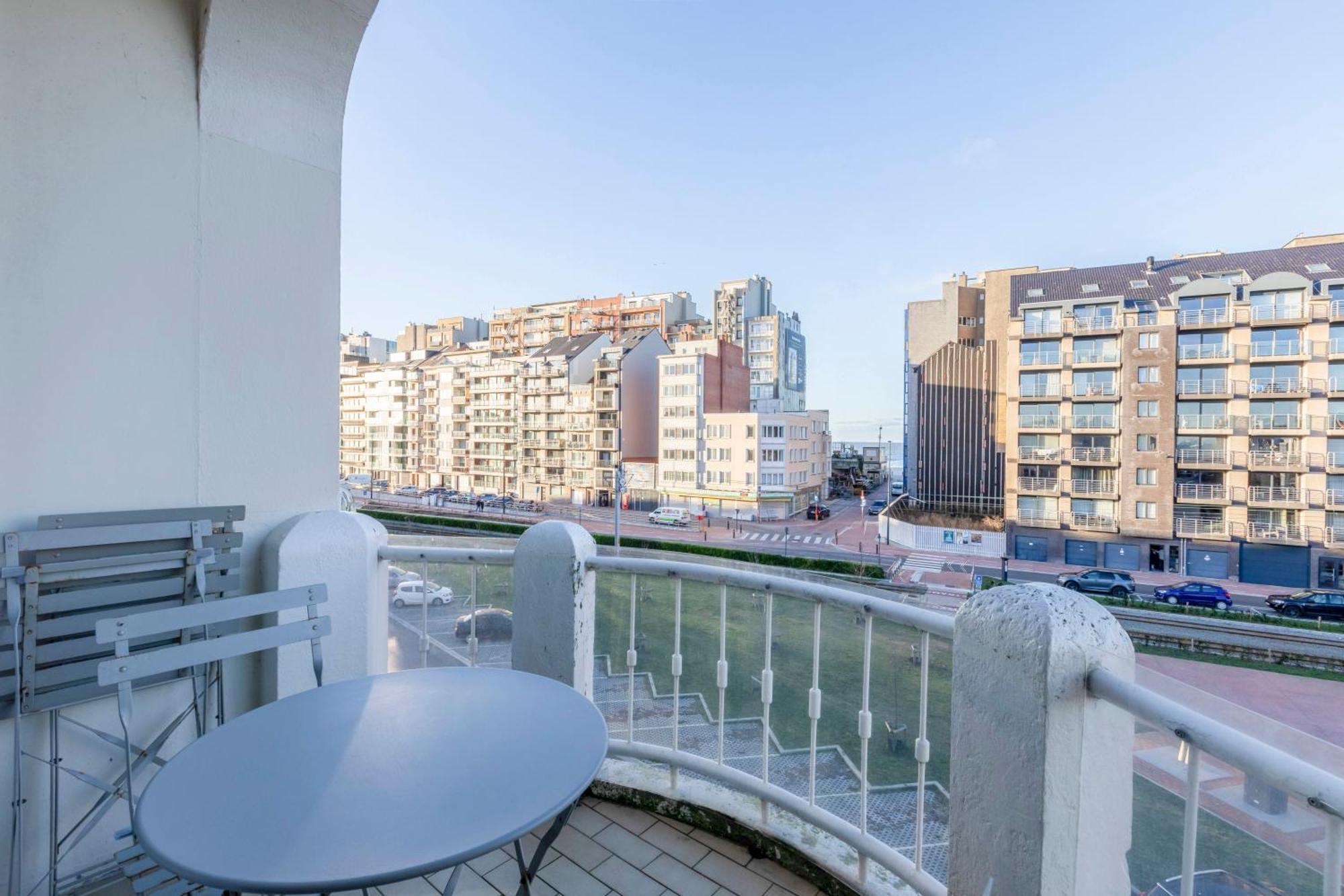 Cosy Apartment 150M From The Beach Бланкенберге Екстериор снимка